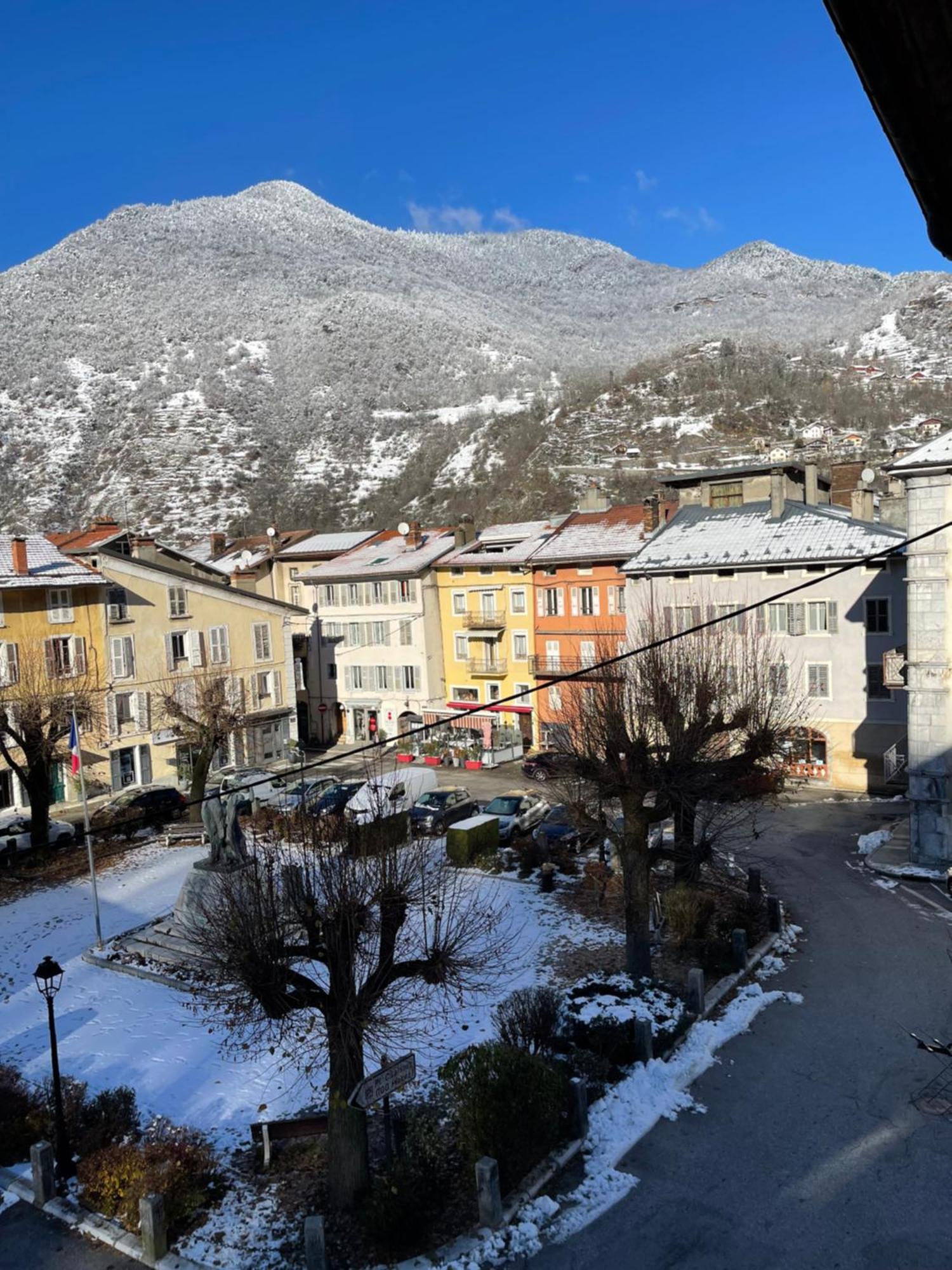 Apartment La Montagnette Les Marmottes Maison En Travaux De 10h A 17h *