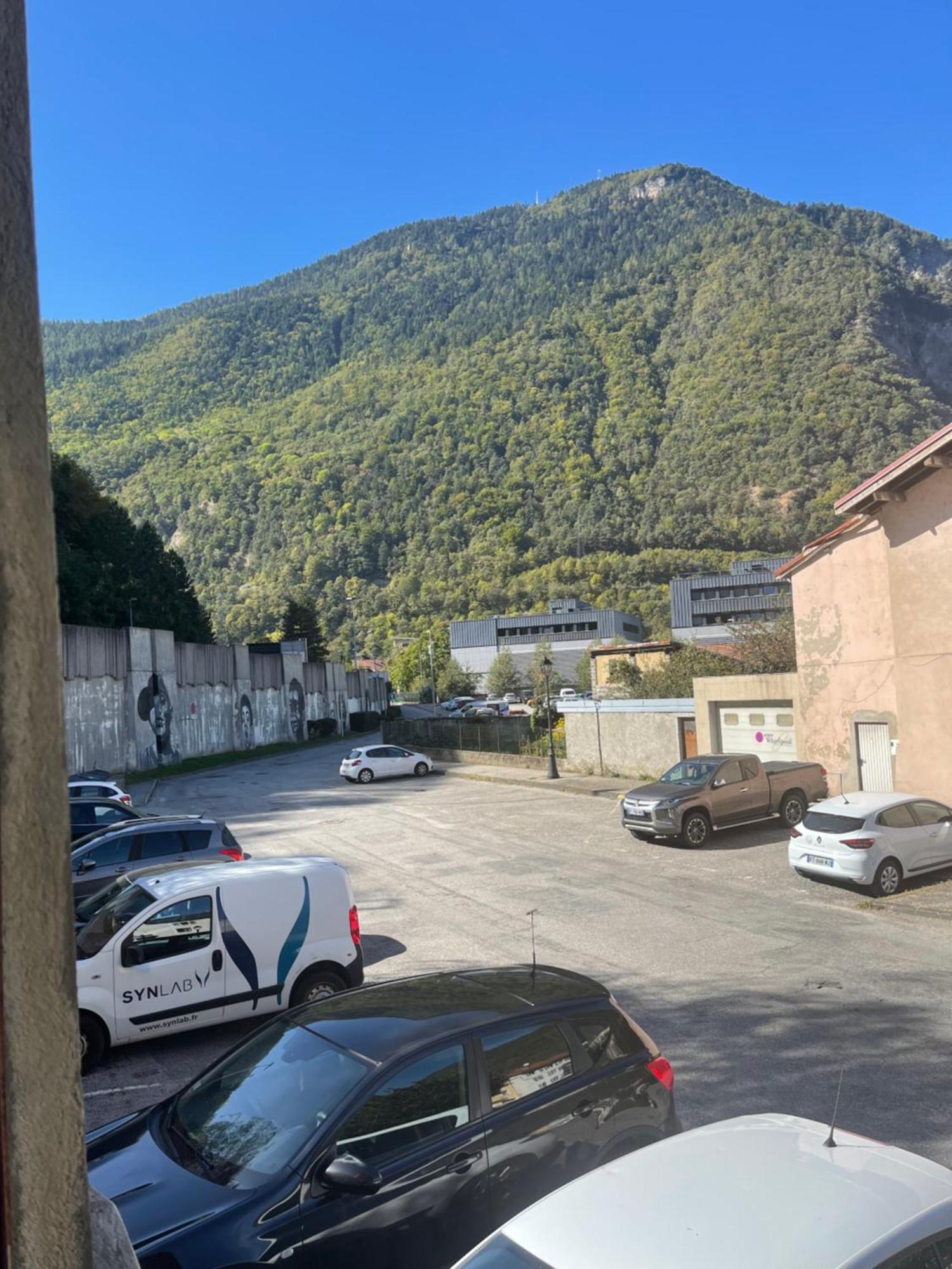 Apartment La Montagnette Les Marmottes Maison En Travaux De 10h A 17h *